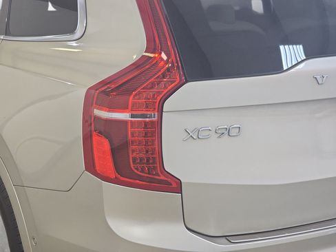 Used 2018 Volvo XC90 T6 Momentum w/ Convenience Package AWD/4WD image 25