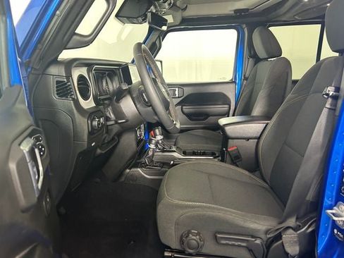 Used 2024 Jeep Gladiator Sport AWD/4WD image 11