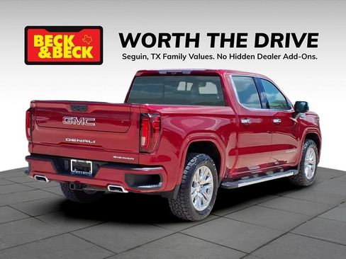 Used 2024 GMC Sierra 1500 Denali w/ Technology Package AWD/4WD image 5