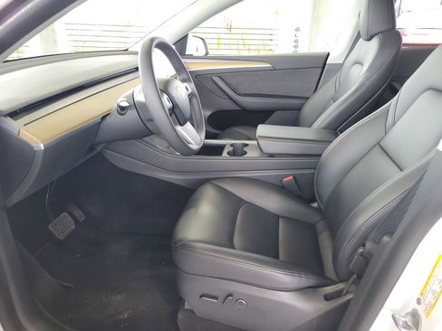 Used 2023 Tesla Model Y Long Range image 17