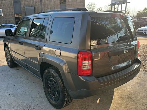 Used 2015 Jeep Patriot Sport image 8