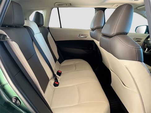 Used 2022 Toyota Corolla Cross XLE w/ Convenience Package image 29