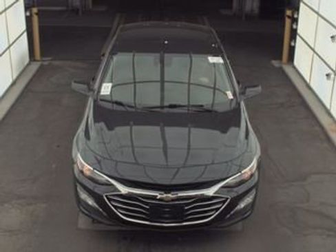 Used 2023 Chevrolet Malibu LT w/ Driver Confidence Package FWD image 2