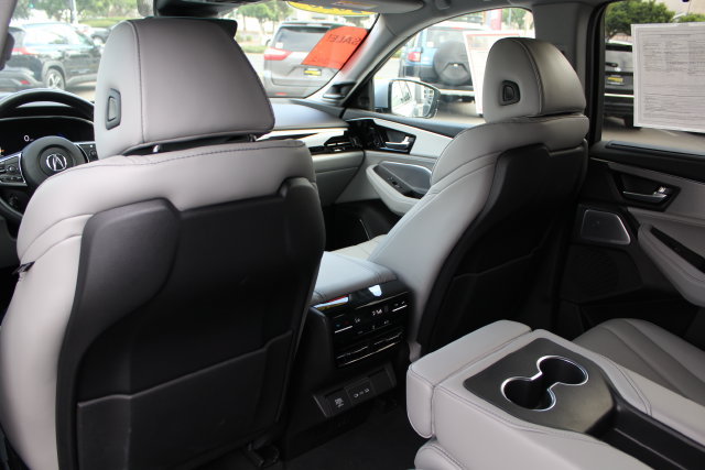 Used 2025 Acura MDX w/ Technology Package FWD image 31