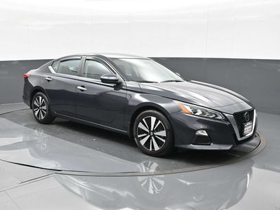 Used 2022 Nissan Altima 2.5 SV