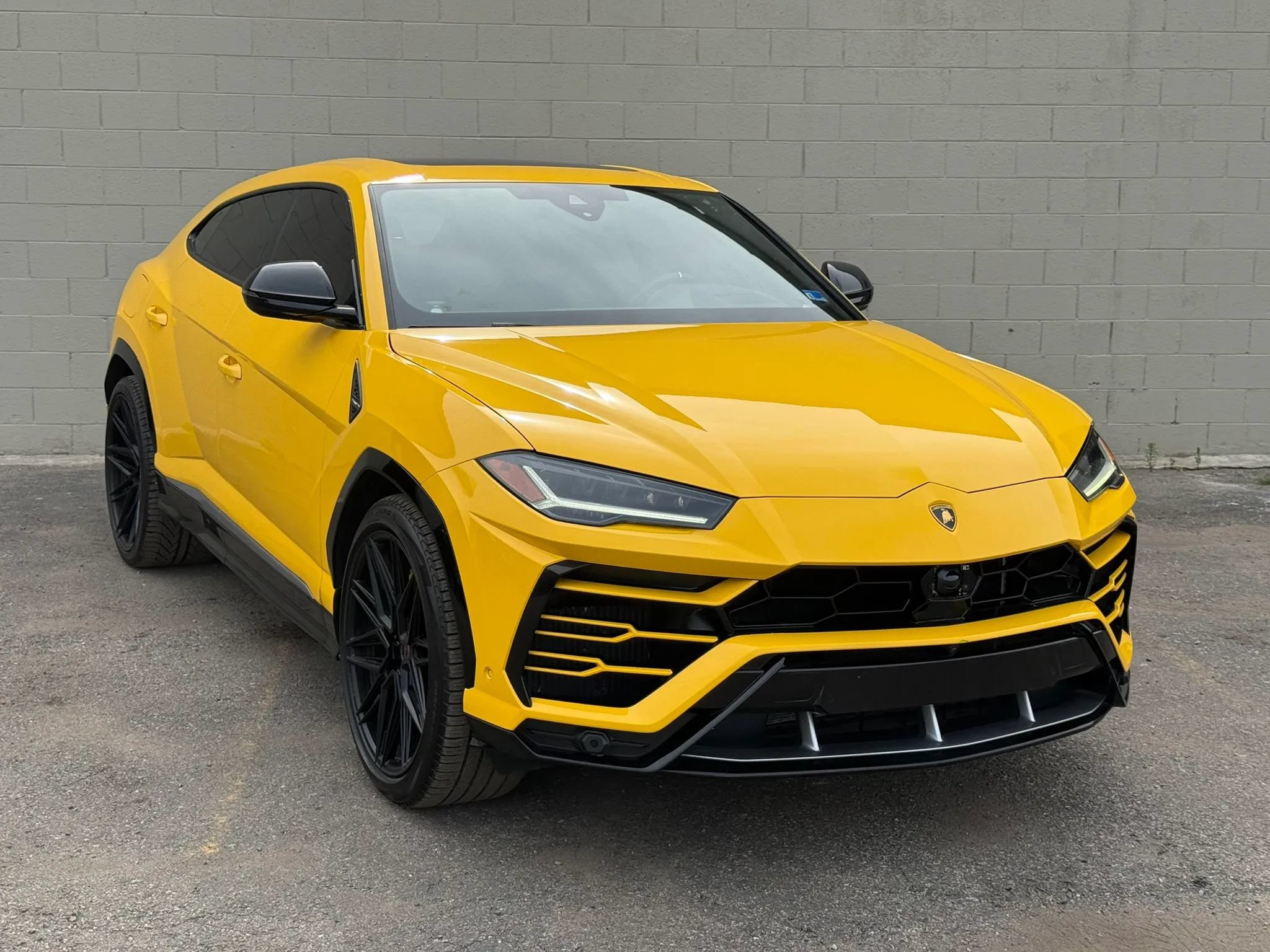 Used 2019 Lamborghini Urus AWD/4WD image 12