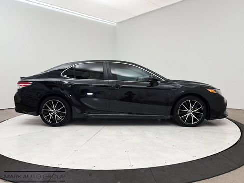 Used 2021 Toyota Camry SE FWD image 26