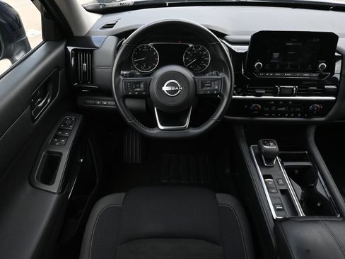 Used 2025 Nissan Pathfinder SV FWD image 9