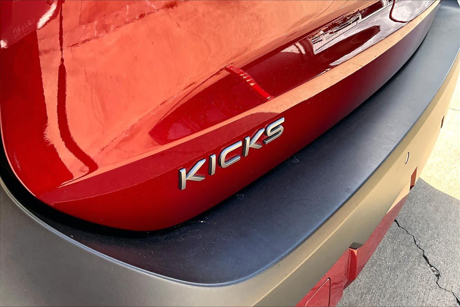 Certified 2025 Nissan Kicks SV FWD image 30