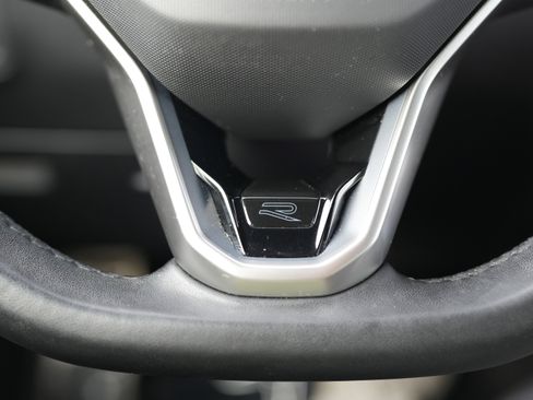 Used 2022 Volkswagen Tiguan SE R-Line image 23