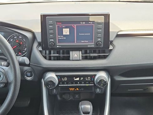 Used 2021 Toyota RAV4 XLE FWD image 19
