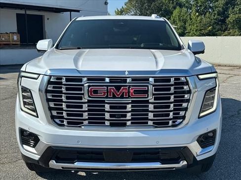 New 2026 GMC Yukon XL Denali w/ Denali Reserve Package AWD/4WD image 4