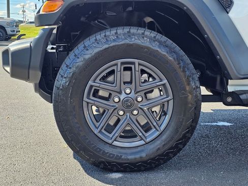 Used 2024 Jeep Wrangler Sport S image 10