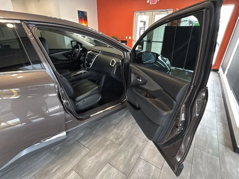 Used 2018 Nissan Murano S FWD image 15