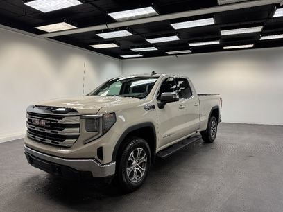 New 2026 GMC Sierra 1500 SLE w/ Preferred Package