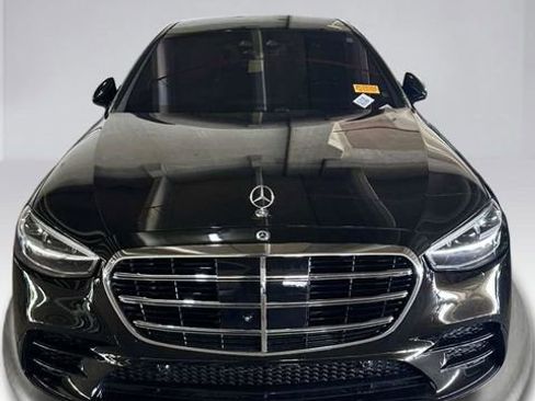 Used 2022 Mercedes-Benz S 580 4MATIC Sedan image 2