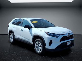 Used 2024 Toyota RAV4 LE AWD/4WD video 1