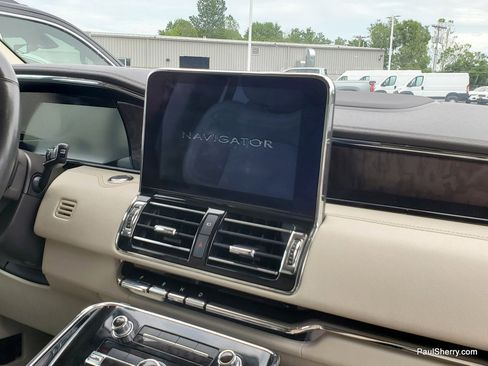 Used 2019 Lincoln Navigator Reserve AWD/4WD image 19