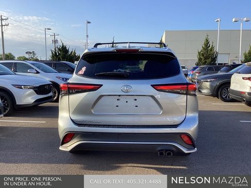 Used 2022 Toyota Highlander XSE image 7