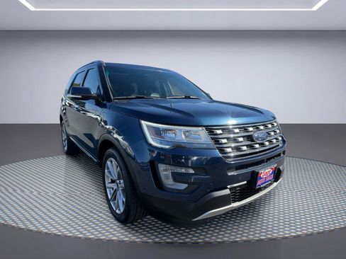 Used 2017 Ford Explorer Limited w/ Equipment Group 303A AWD/4WD image 10