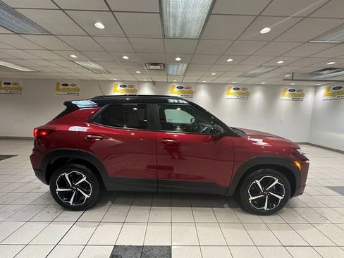 Used 2022 Chevrolet TrailBlazer RS FWD image 3