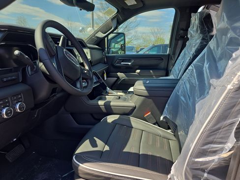 New 2026 GMC Sierra 2500 AT4X w/ LPO, Black Badging Package AWD/4WD image 9