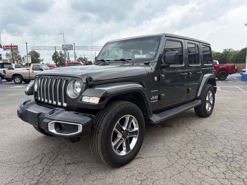 Used 2022 Jeep Wrangler Unlimited Sahara AWD/4WD image 7