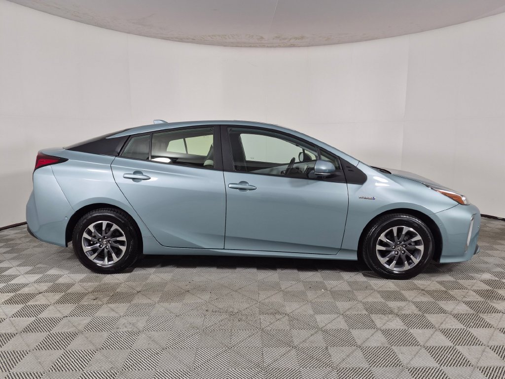 Used 2022 Toyota Prius Limited w/ Premium Convenience Package FWD image 2