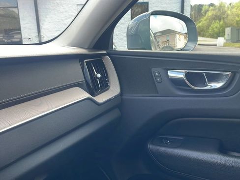 Used 2018 Volvo XC60 T8 Inscription w/ Advanced Package image 12