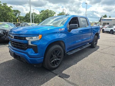 Used 2024 Chevrolet Silverado 1500 RST AWD/4WD image 3