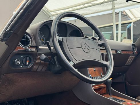 Used 1988 Mercedes-Benz 560 SL image 30