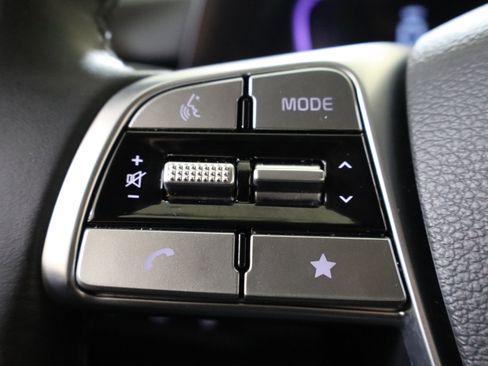 Used 2025 Kia Telluride EX w/ EX Captain's Chair Package image 31