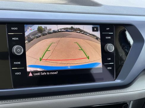 Used 2024 Volkswagen Taos SE image 21