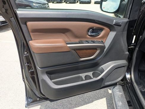 Used 2023 Nissan Titan Platinum Reserve w/ Moonroof Package RWD image 12