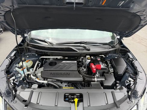 Used 2025 Nissan Rogue SV FWD image 34