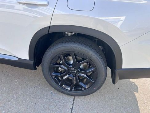 New 2025 Honda Pilot Touring image 6