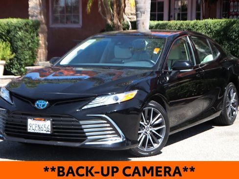 Used 2023 Toyota Camry XLE FWD image 4