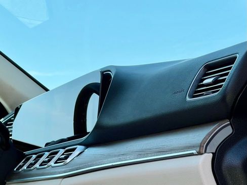 Certified 2024 Mercedes-Benz GLE 350 4MATIC image 18