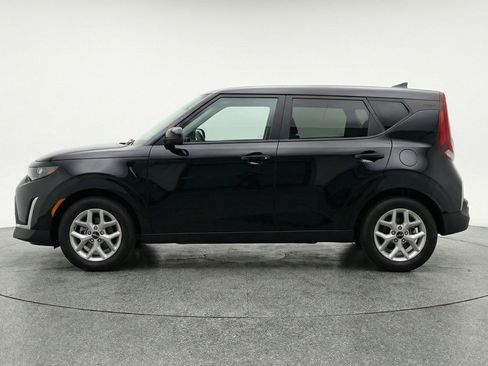 Used 2025 Kia Soul LX w/ LX Technology Package image 5