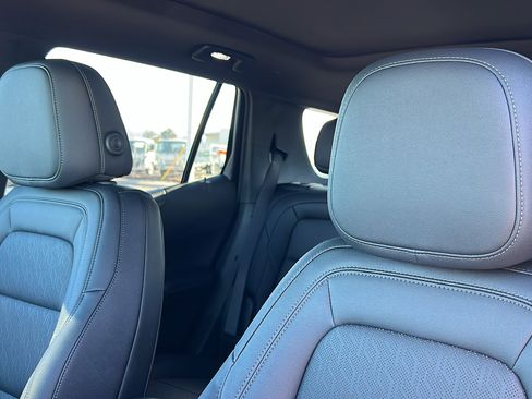 New 2026 Chevrolet Equinox LT w/ Convenience Package II image 18