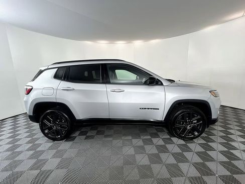 New 2026 Jeep Compass Latitude AWD/4WD image 9