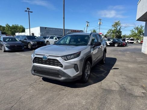 Used 2022 Toyota RAV4 LE AWD/4WD image 5
