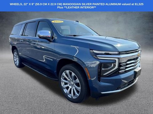 Used 2025 Chevrolet Suburban Premier AWD/4WD image 4
