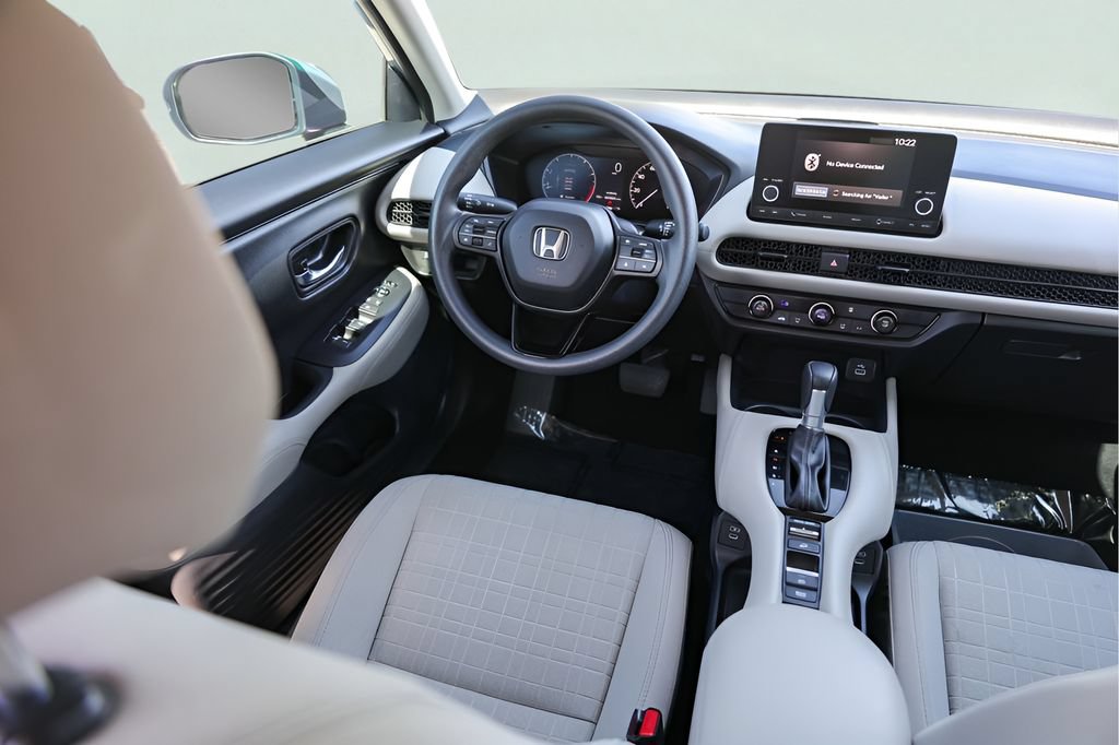 Used 2025 Honda HR-V LX image 27