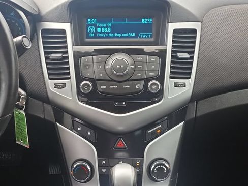 Used 2014 Chevrolet Cruze LT FWD image 11