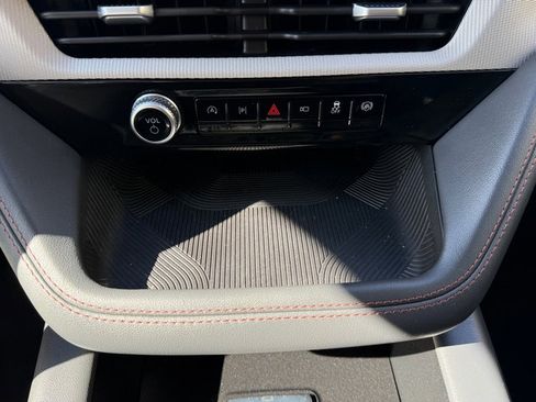 Used 2025 Ford Explorer Active image 27