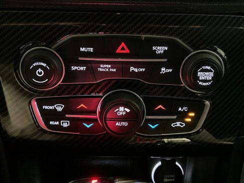 Used 2019 Dodge Charger R/T w/ Plus Group RWD image 11