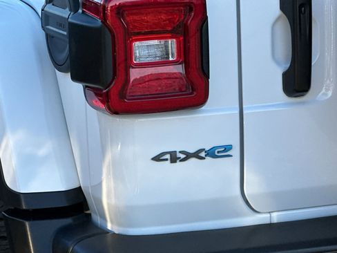 Used 2021 Jeep Wrangler Unlimited Rubicon 4xe w/ Cold Weather Group image 27