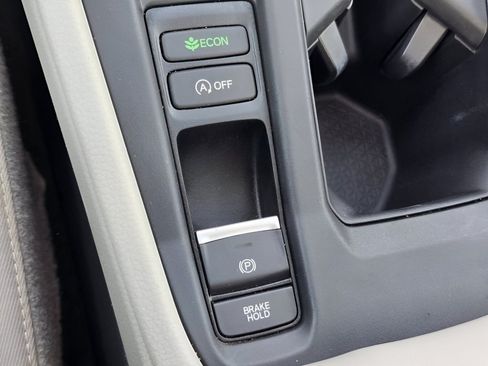 Used 2025 Honda Accord SE image 10