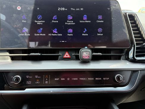 Used 2025 Kia Sportage SX FWD image 10